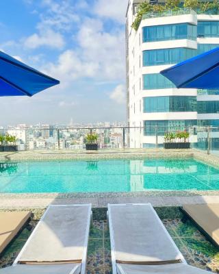 Palazzo Luxury Hotel & Bistro - Central My Khe Beach Walking Street