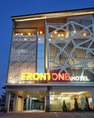 Front One Hotel Sragen