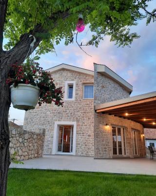 Castello Exclusive rooms with breakfast - by TA Leut Agency