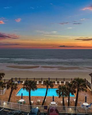 OCEAN FRONT Condo Daytona Beach!