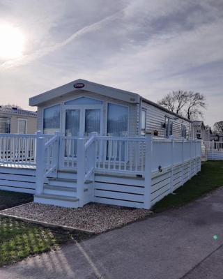 Forest Getaway, sleeps 6 at Bashley, leisure PASS included