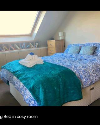 Scrabo View - King Bedroom with private bathroom