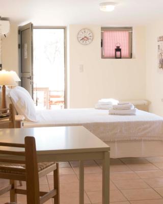 Poliana Estate Studios