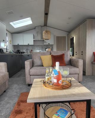 Honeycomb Lodge - Holiday Home 5 min from Padstow