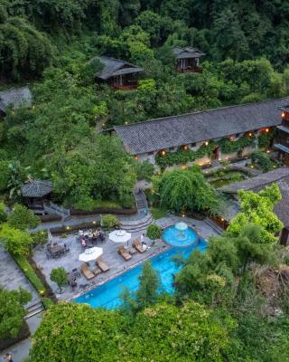 Yangshuo Ancient Garden Boutique Hotel-Free pick up from Airport or TS over 3 nights