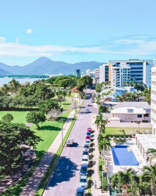 Cairns Harbourside Hotel