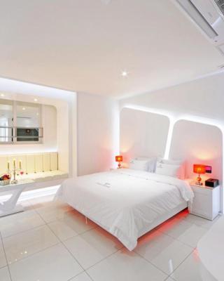 Zara Hotel Peace Square