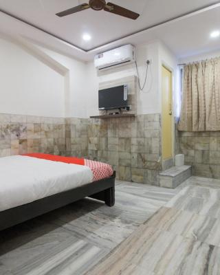 Hotel Holiday Rani Gunj Opp Punjab national bank