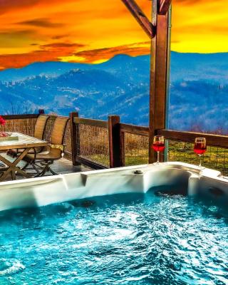 Private Luxury -Built 2021-3552 sf-6 Bedrooms "Smoky View Mountain Cabin" IDEAL LOCATION-4 Miles to Gatlinburg & Piigeon Forge-Hot tub-Fireplace-King Beds-Deck-Grill-Free Parking for 8 Vehicles-Firepit-Full Kitchen Total Relaxation
