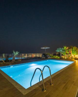 Villa Constandinos - Private Pool - Sleeps 8