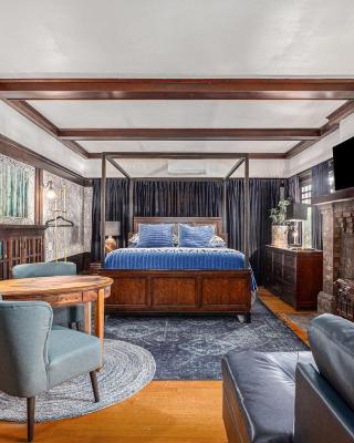 Oak Suite