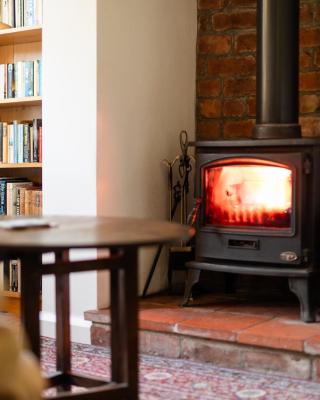 Oak House in Mid Wales with Log Burner By Seren Short Stays