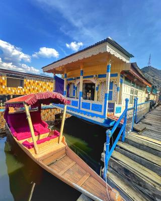 Pasadona Floating Houseboat