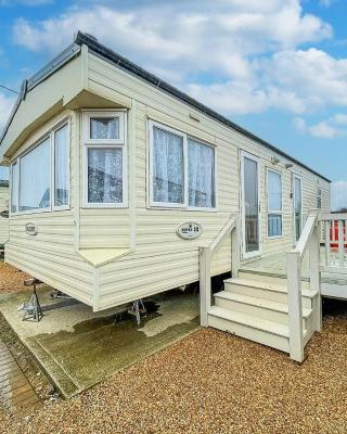 Superb Dog Friendly Caravan With Decking In Hunstanton In Norfolk Ref 13010l