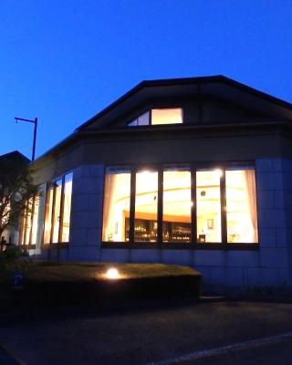 Forest Villa YUMESUZU the Closest Accommodation to the Metasequoia Tree-lined Avenue