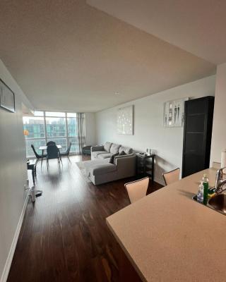 Downtown Toronto Suite By The Lake