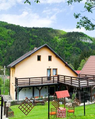 Hilltop House