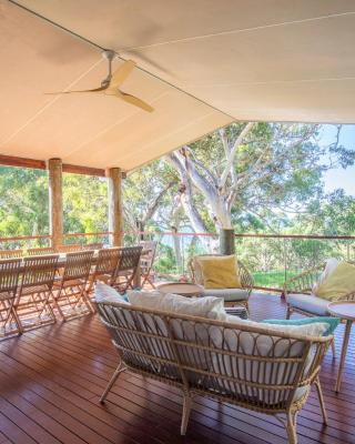 Surf Gums, Sleeps 9, Pet Friendly, Fully Renovated