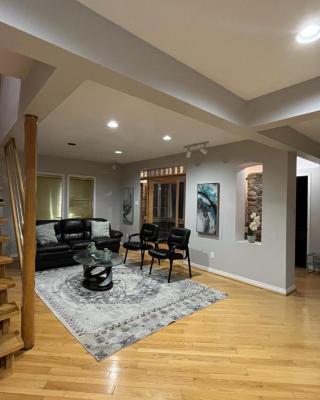 Super Deluxe Private Room next to Toronto P2c