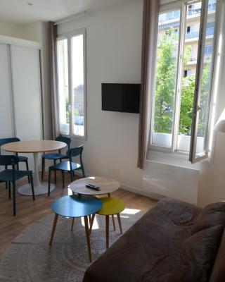 Cosy apartment 3 persons next to sea and tramway in Nice