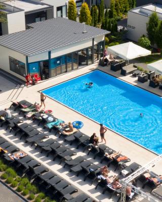 Holiday Golden Resort & Spa