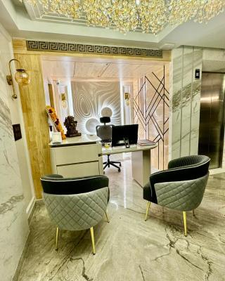 EMPIRE PLATINUM SUITES