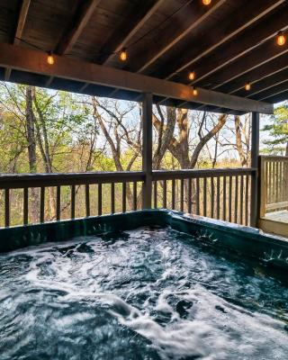 NEW Cabin with Spectacular View with HOT TUB in the Smoky MTNS