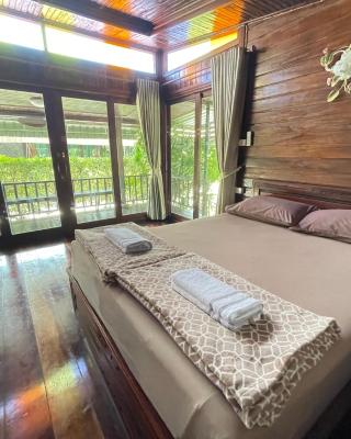 Ruen Orathai Resort