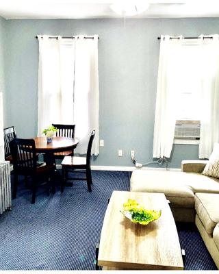 3 bedrooms 1 bath APT, 10 min to Manhattan!