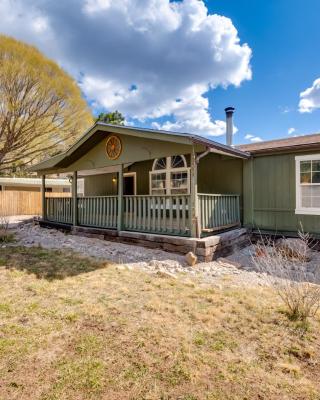 Lovely Ruidoso Cabin with Deck - 14 Mi to Ski Apache