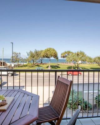 Kings Beach Oceanfront Apartment With Pool