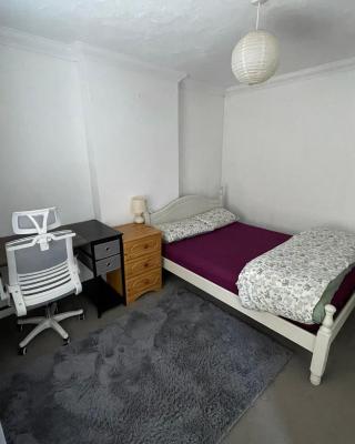SOUTH COAST GUEST RoomS WITH FREE PARKING
