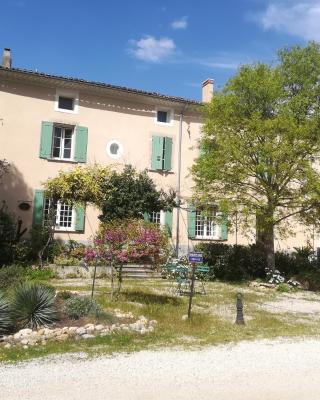 Authentique maison du 17e siècle dans propriété viticole, idéalement située