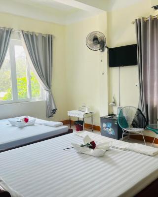 View Nhat Le Beach Hotel