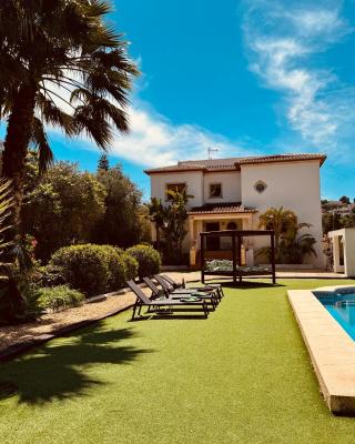 Javea Dream Luxury Villa with Pool, Lounge, BBQ, Airco, Wifi