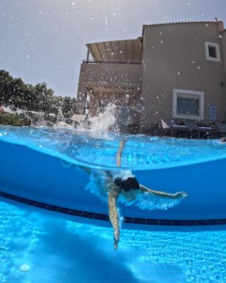 Four Seasons private villa - seaview - big heated pool - gym - sport activities
