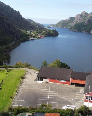 Brufjell Hostel & Parking