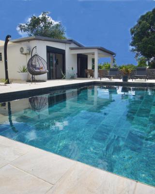 Le Beau Vallon 1- Villa Standing - Jacuzzi privée - Piscine chauffée
