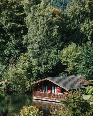 Herons Lake Retreat Hot Tub Lodges