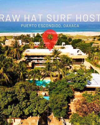 Straw Hat Surf Hostel & Bar
