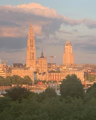 Apartment Linkerover- City Centre & Cathedral view