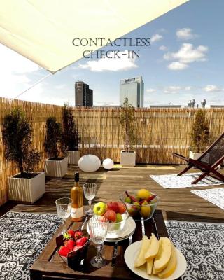 City center flat w roof top terrace & free parking