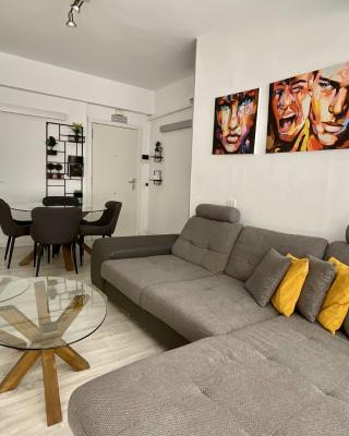 Santa Cruz Luxury Low-Cost Apartment with Terrace & Views