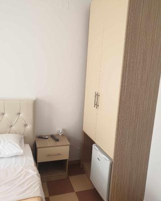 LIVIA Rooms Permet