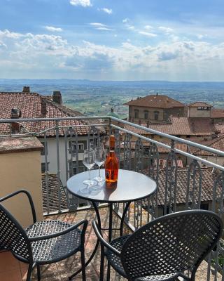 Cortona's Rooftop Nest