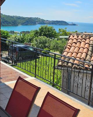 Sea view apartment Renzzo