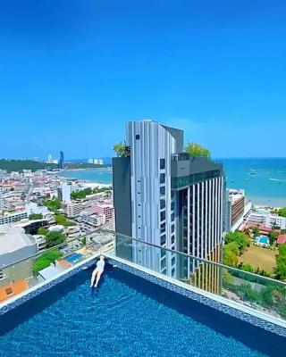 Central Pattaya Fully Equipped Condo Next to Beach