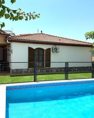 Casa rural VISTABLANCA a una sola planta con bonitas vistas y piscina - Junto a la capital y la Alhambra