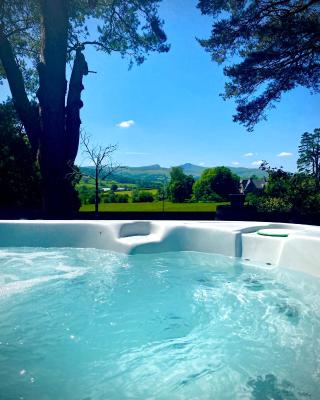 Mountain View Cottage, Hot Tub , Stunning Views