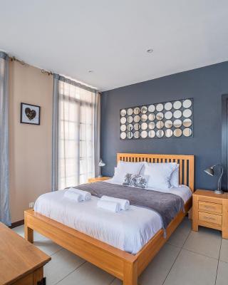 Suites Coronell d'En Vila
